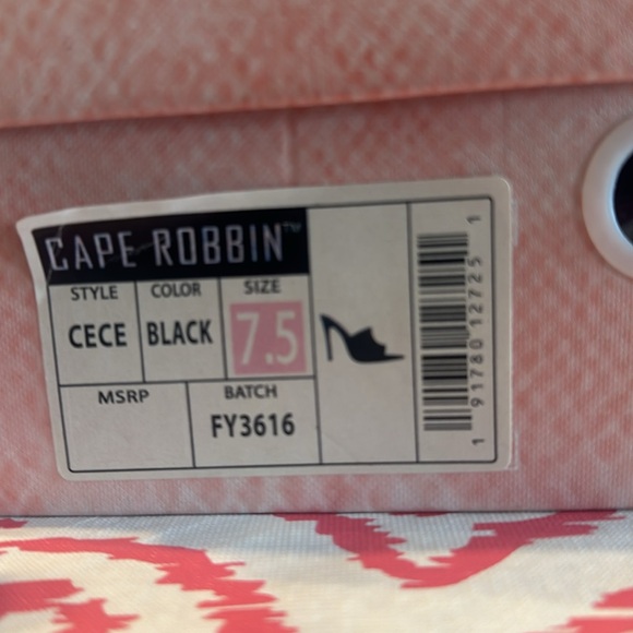 Cape Robbin - Picture 9 of 9